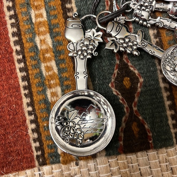 Studio 101 4 Piece Measuring Spoon Set - Picture 2 of 8